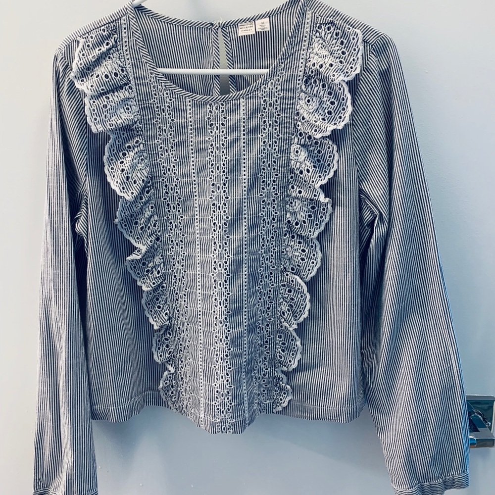 A lovely striped shirt Size M